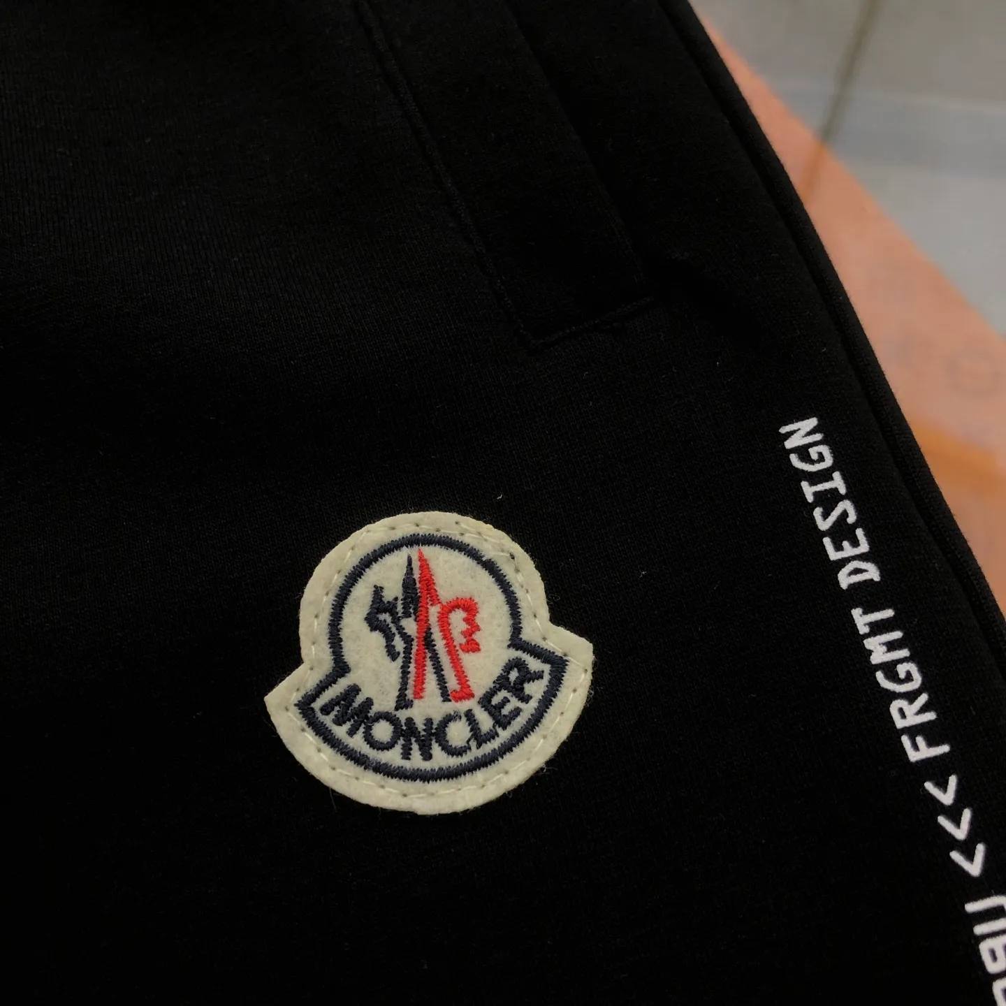 Moncler/ 2026ss New Arrival LOGO ⚠ ⚠ ⚠ Quality Same Style （ Same Style- ）400 Quality Classic ， Versatile Quality ：Black Royal Blue Sizes： XS Ｓ Ｍ L XS : 51 70 108 65 S : 52 74 112 67 M : 53 78 116 69 L : 54 82 120 71